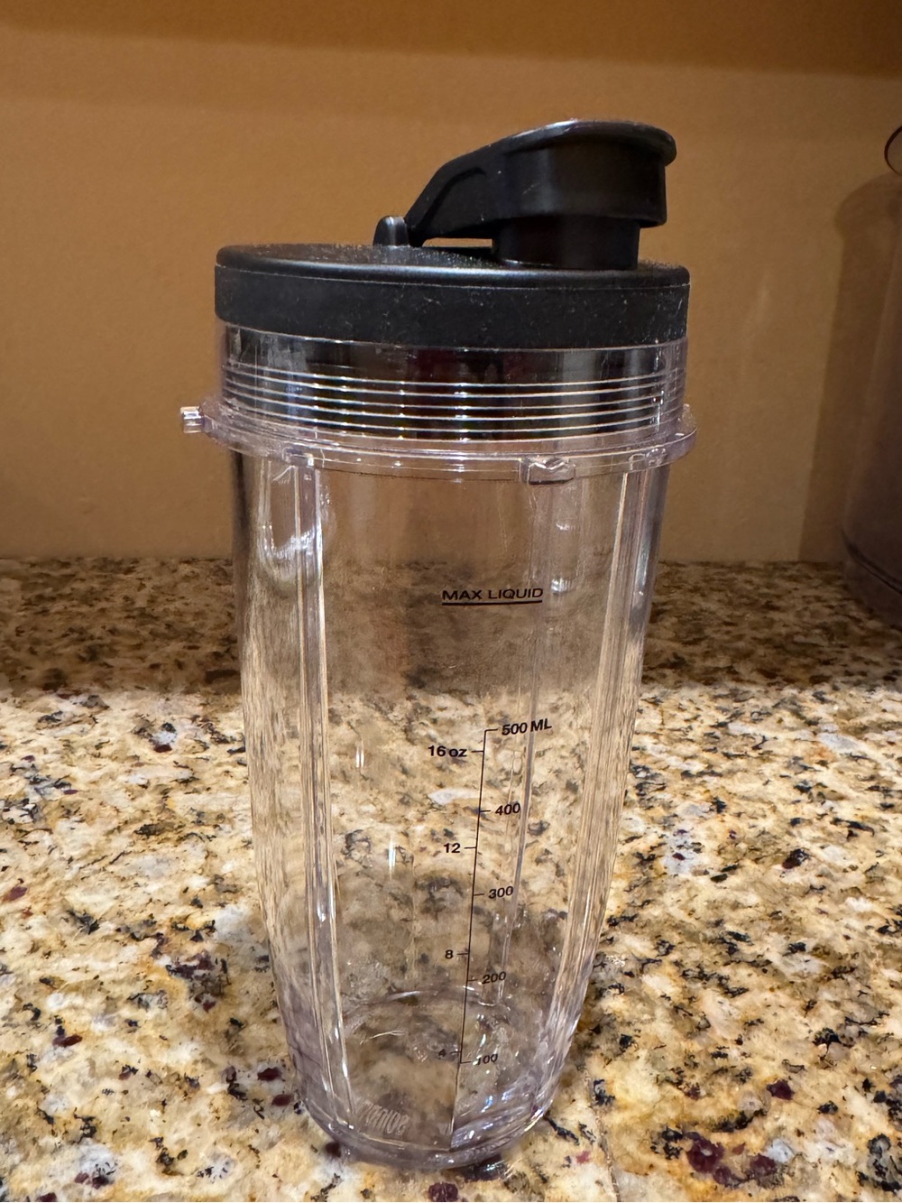 Nutri Ninja Blender Shake Cup 24oz with Flip Lid